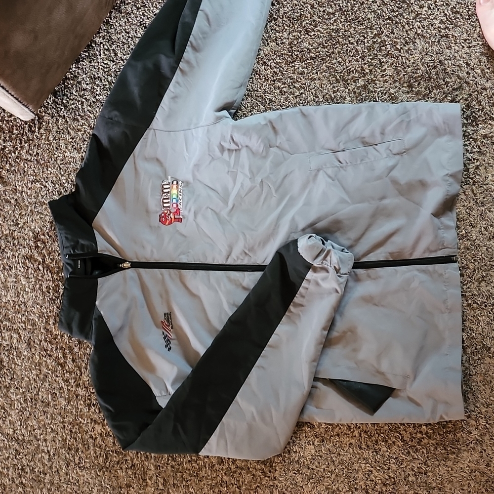 Nascar 18 Kyle Busch jacket size medium